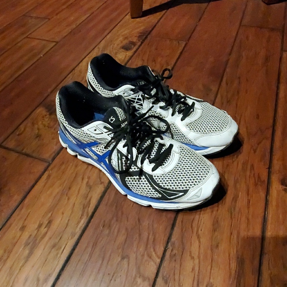 Asics GT2000